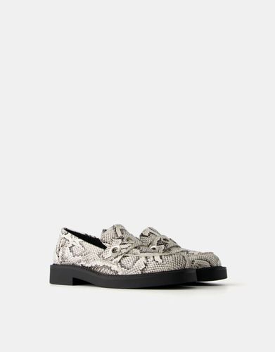 Mocasín Plano Animal Print Mujer 36 - Bershka - Modalova