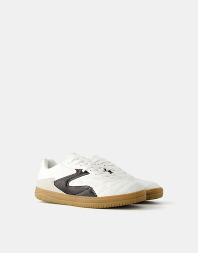 Zapatillas Fútbol Retro Hombre 42 - Bershka - Modalova