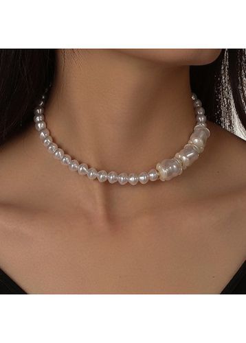 White Asymmetric Pearl Detail Round Necklace - unsigned - Modalova