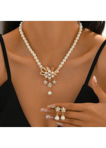 White Geometric Earrings and Necklace Pendant - unsigned - Modalova