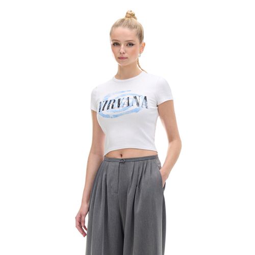 Camiseta blanca con estampado Nirvana - Cropp - Modalova