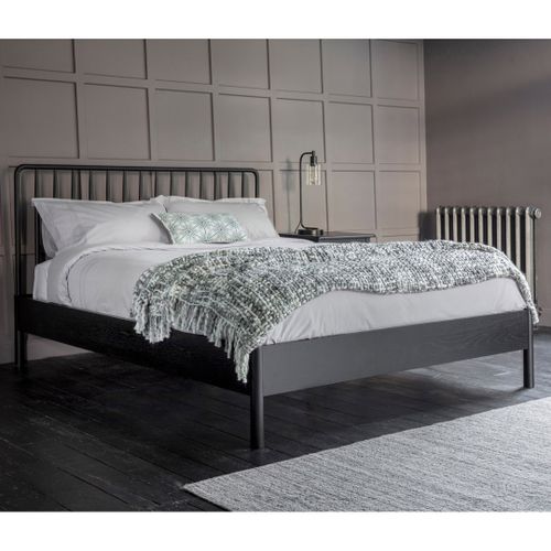 Portland Double Spindle Bed Black - Gallery Living - Modalova