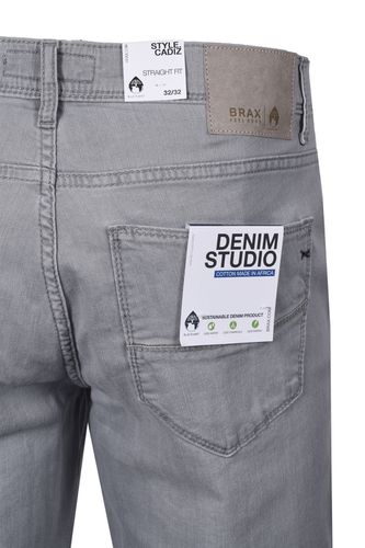 Cadiz Jeans Light Size: 32W32L - Brax - Modalova