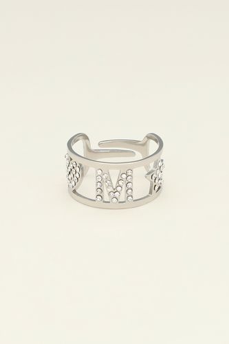 Buchstaben-Ring mit Steinen | - My jewellery - Modalova
