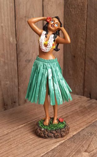 Armaturenbrettfigur | Dashboard Leilani Enjoy - Green Skirt - Rockabilly Rules (DACH) - Modalova