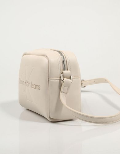 Bolso Sculpted Camera Bag18 Mono - Calvin Klein - Modalova