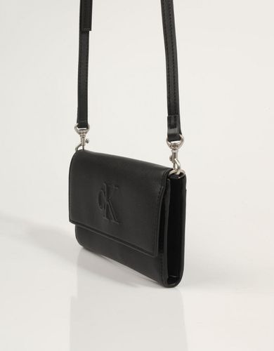 Bolso Sculpted Long Fold Strap Deboss - Calvin Klein - Modalova