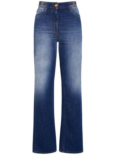 Jeans Dritti Vita Media In Denim Di Cotone - VERSACE - Modalova