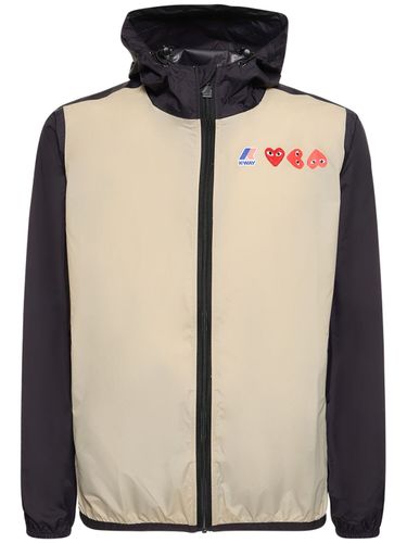 Chaqueta De Nylon Con Logo Y Capucha - COMME DES GARÇONS PLAY - Modalova