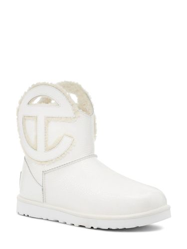 Mm Telfar Mini Crinkled Patent Boots - UGG X TELFAR - Modalova