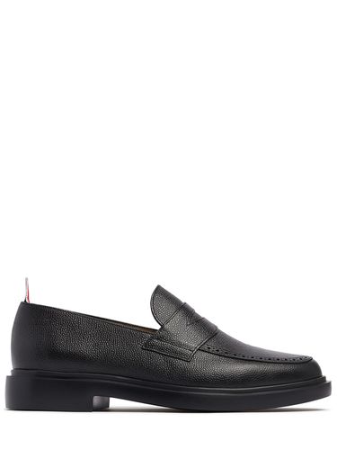 Pebble Grained Leather Loafers - THOM BROWNE - Modalova