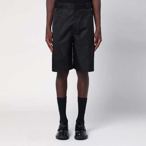 Re-Nylon bermuda shorts with logo - Prada - Modalova