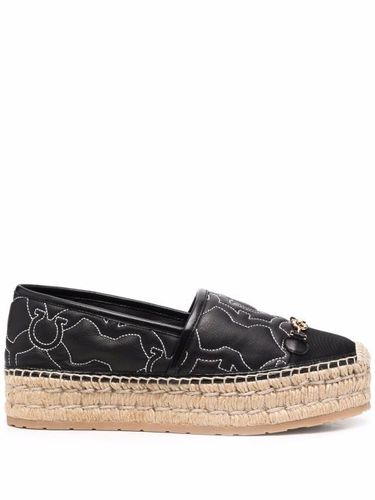 Espadrilles Kamini à logo brodé - Ferragamo - Modalova