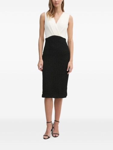 Robe mi-longue texturée à col v - DKNY - Modalova