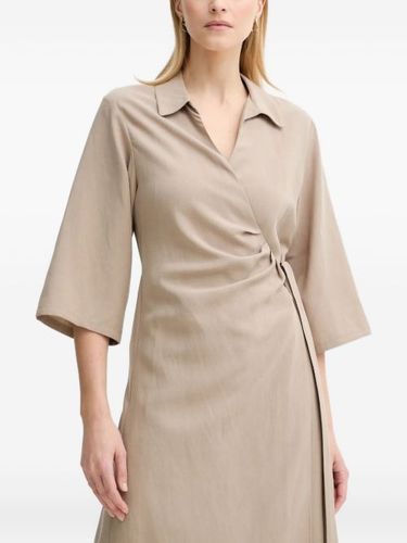 Robe mi-longue à effet portefeuille - SAMSOE SAMSOE - Modalova