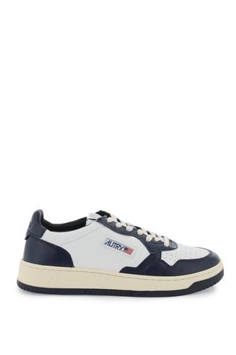 Autry Medalist Low Top Sneakers - Autry - Modalova