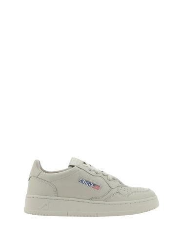 Autry Medalist Low Sneakers - Autry - Modalova