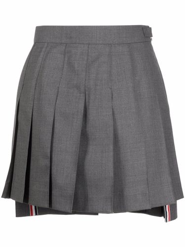 Thigh Length Dropped Back Pleated Skirt - Thom Browne - Modalova