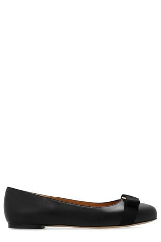 Varina Bow-detailed Ballet Flats - Ferragamo - Modalova