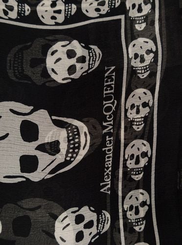 Scarf With Skull Print All-over - Alexander McQueen - Modalova