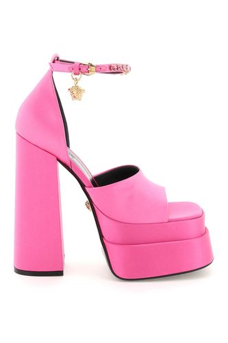 Medusa Aevitas Double Platform Sandals - Versace - Modalova