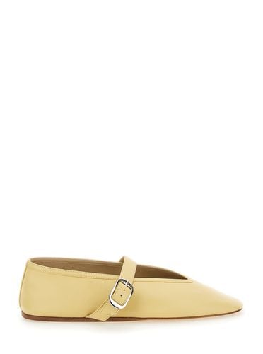 Stella Ballerinas With With Buckle Strap In Leather Woman - Le Monde Beryl - Modalova