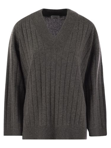 Cashmere Sweater With V-neck And Necklace - Brunello Cucinelli - Modalova