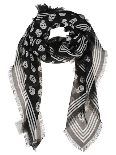 Fringe Edge Skull Scarf - Alexander McQueen - Modalova