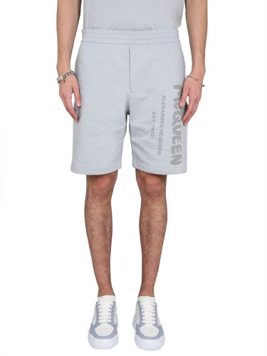 Bermuda Shorts With Graffiti Logo Print - Alexander McQueen - Modalova