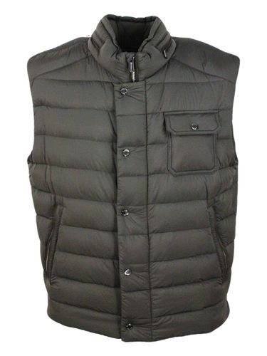 Sleeveless Vest Padded With Real Goose Down With Concealed Hood And Front Zip And Button Closure - Moorer - Modalova