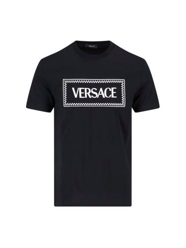 Crewneck T-shirt With Contrasting Logo Lettering Print In Cotton Man - Versace - Modalova