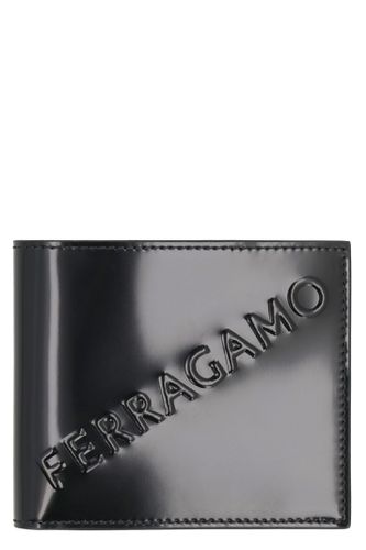 Ferragamo Leather Flap-over Wallet - Ferragamo - Modalova