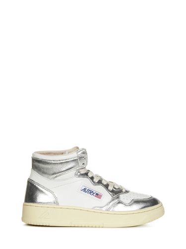 Autry Logo Patch Mid-top Sneakers - Autry - Modalova