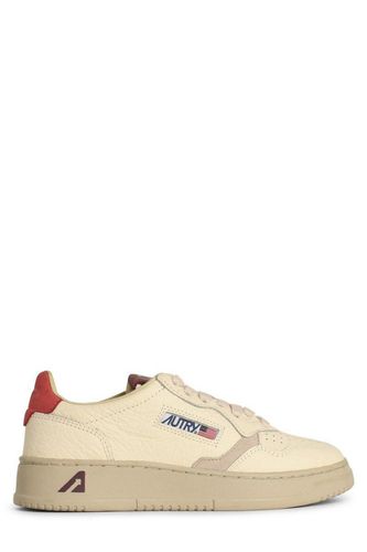 Autry Medalist Low Sneakers - Autry - Modalova