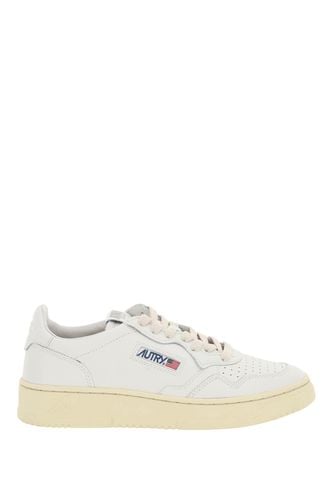 Autry Medalist Low-top Sneakers - Autry - Modalova