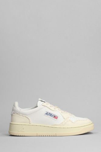 Autry 01 Sneakers In Beige Leather - Autry - Modalova