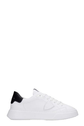 Temple Sneakers In White Leather - Philippe Model - Modalova