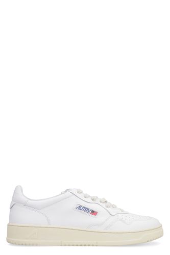 Medalist Leather Low-top Sneakers - Autry - Modalova