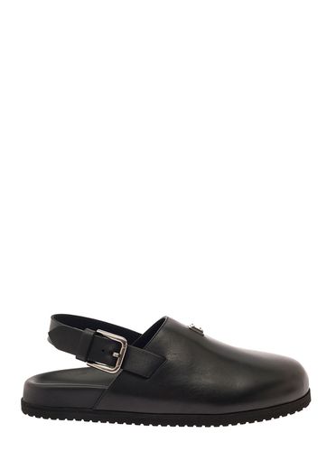 Clogs With Buclkle And Logo Plaque In Smooth Leather Man - Dolce & Gabbana - Modalova