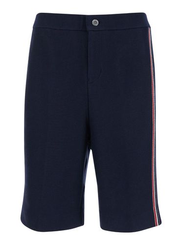 Bermuda Shorts With Rwb Stripe Detail In Cotton Man - Thom Browne - Modalova