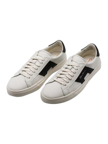 Sneaker In Soft Calfskin With Side And Back Inserts In Contrasting Color With Logo Lettering. Closing Laces - Santoni - Modalova