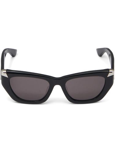 Geometric Punk Rivet Sunglasses In /smoke - Alexander McQueen - Modalova