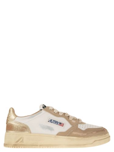 Medalist Low Super Vintage Sneakers - Autry - Modalova