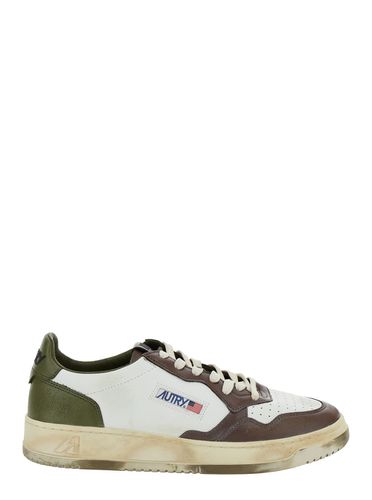 Medalist Low Super Vintage Sneakers In White/military/brown Leather - Autry - Modalova