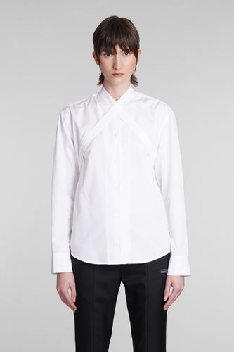 Off- Cross-collar Curved Hem Shirt - Off-White - Modalova