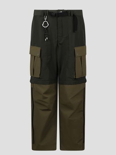 Moncler Genius Nylon Cargo Trousers - Moncler Genius - Modalova