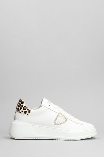 Tres Temple Low Sneakers In White Leather - Philippe Model - Modalova