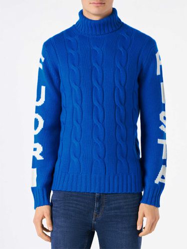 Man Turtleneck Braided Sweater With Fuori Pista Print - MC2 Saint Barth - Modalova