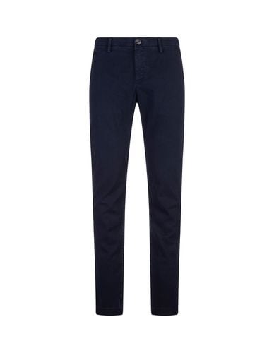 Bobby Slim Fit Trousers In Night Garment-dye Twill - Jacob Cohen - Modalova