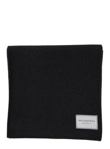 Rectangular Scarf With Logo Patch On The Front In Wool Woman - Philosophy di Lorenzo Serafini - Modalova